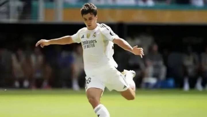 英超今晨再迎强敌，比利亚雷亚尔刷新队史纪录，主帅态度——更衣室稳定，球队文化再被提及的简单介绍