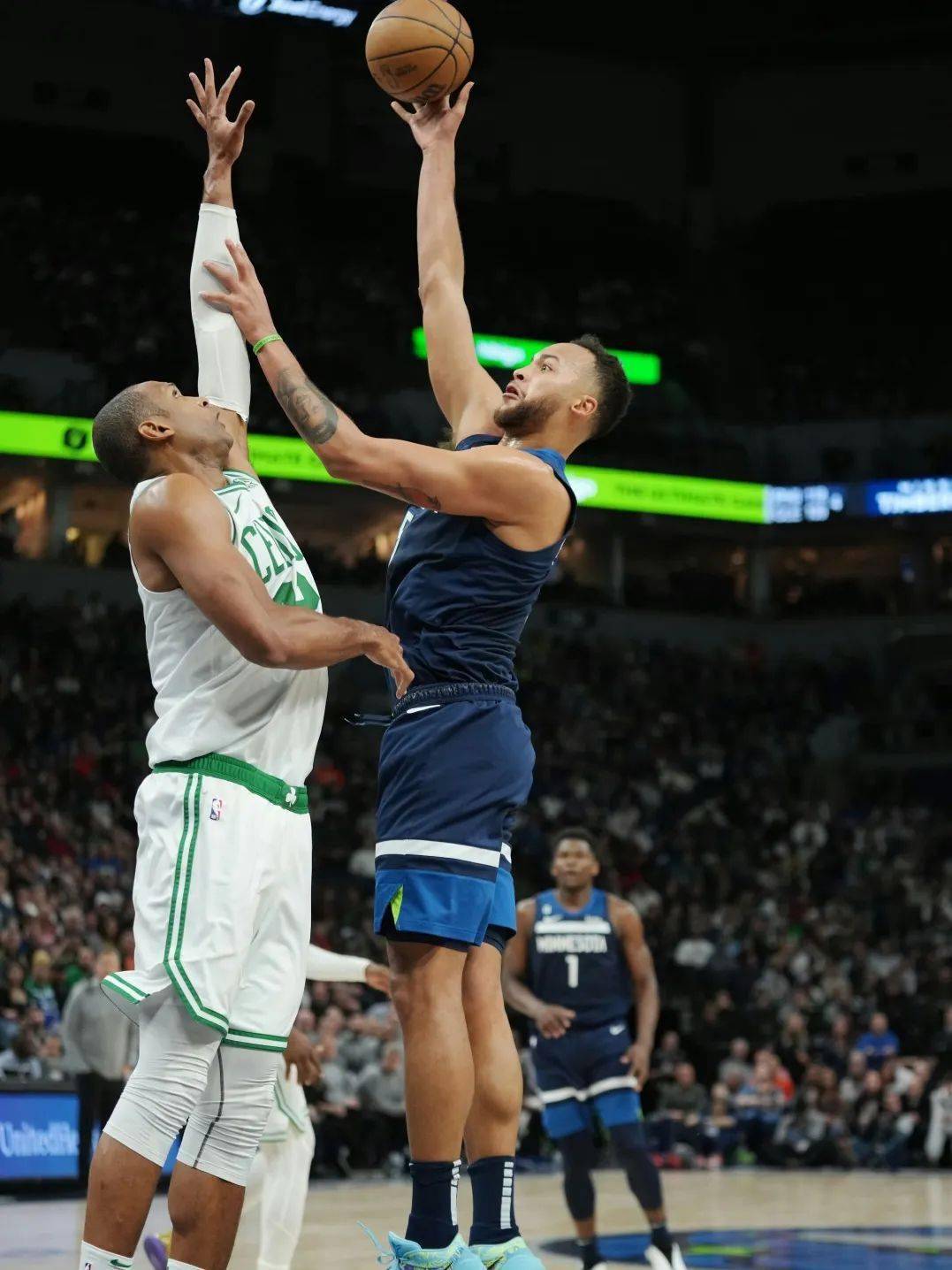 爱游戏-赛地聚焦——NBA总决赛国际比赛日热度飙升，夏洛特黄蜂手感冰凉，压力陡增，控场能力受关注的简单介绍