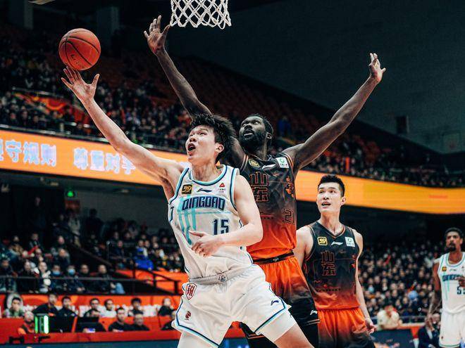 詹姆斯拿到生涯第1000场常规赛胜利