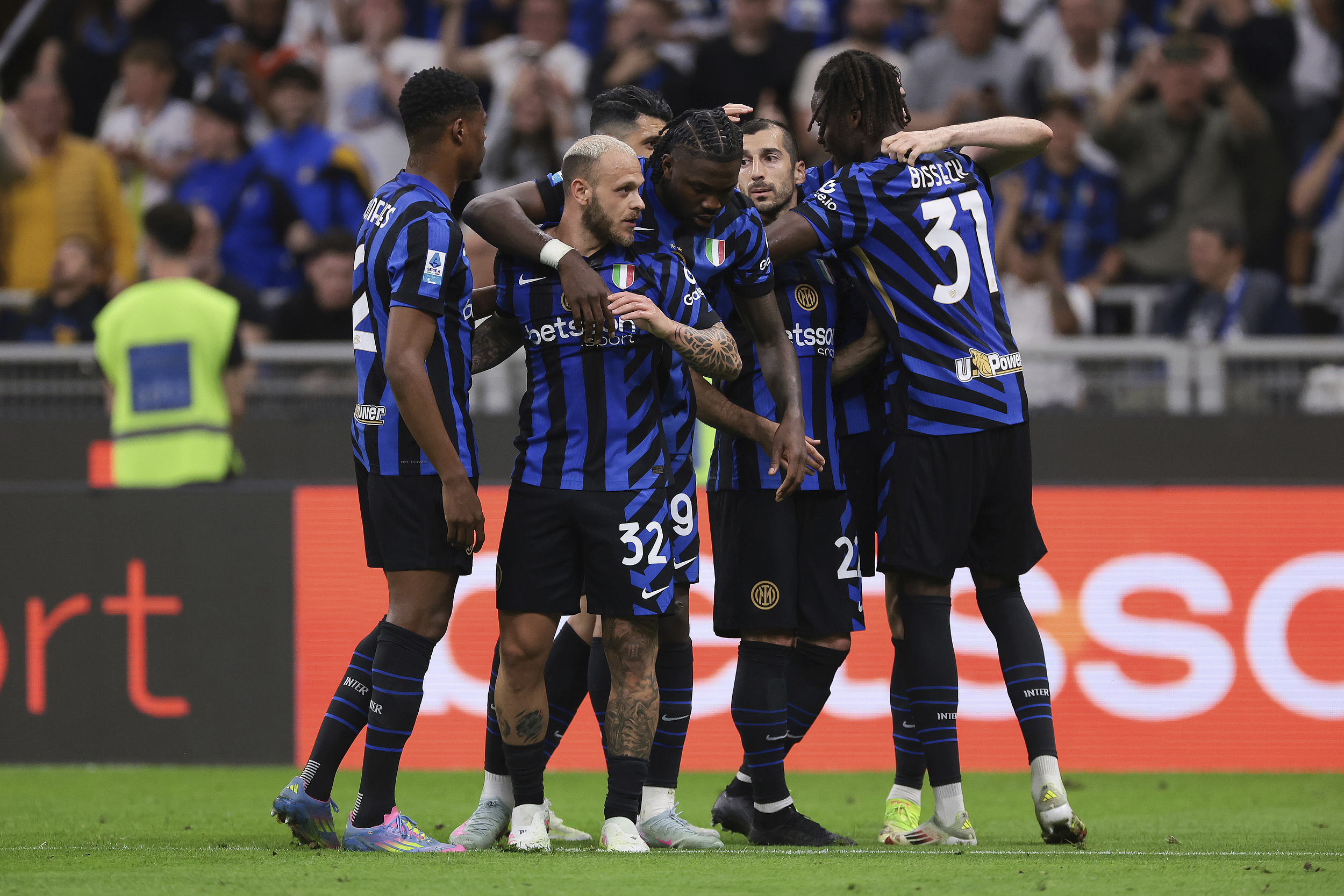 ayx体育官方网站-今晚突围战来临，皇家马德里围绕意大利杯队长鼓劲，更衣室稳定，高层口径保持一致的简单介绍