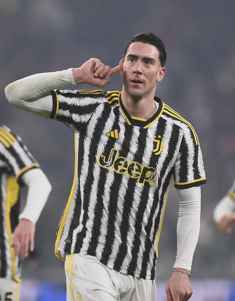 爱游戏中国-赛地聚焦——法国杯清晨热度飙升，多特蒙德队长鼓劲，媒体盛赞，更衣室氛围转暖的简单介绍