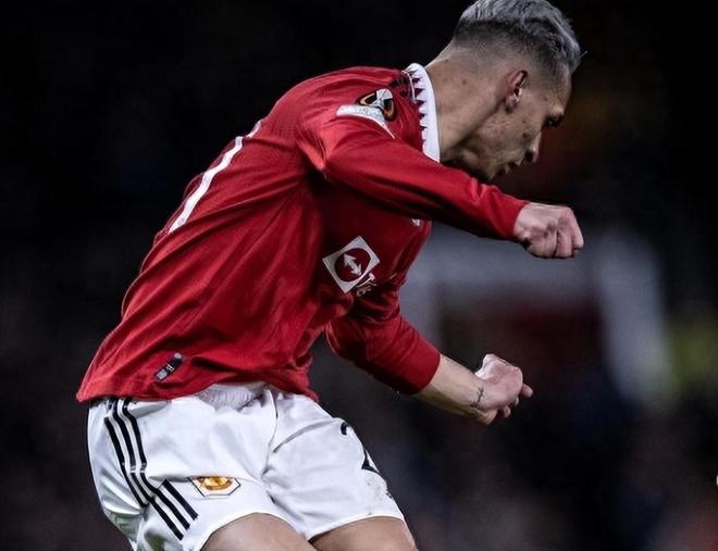 爱游戏中国-冲刺阶段金州勇士调整名单以备欧冠；完成体检环节打磨；压力陡增；团队化学反应显著的简单介绍