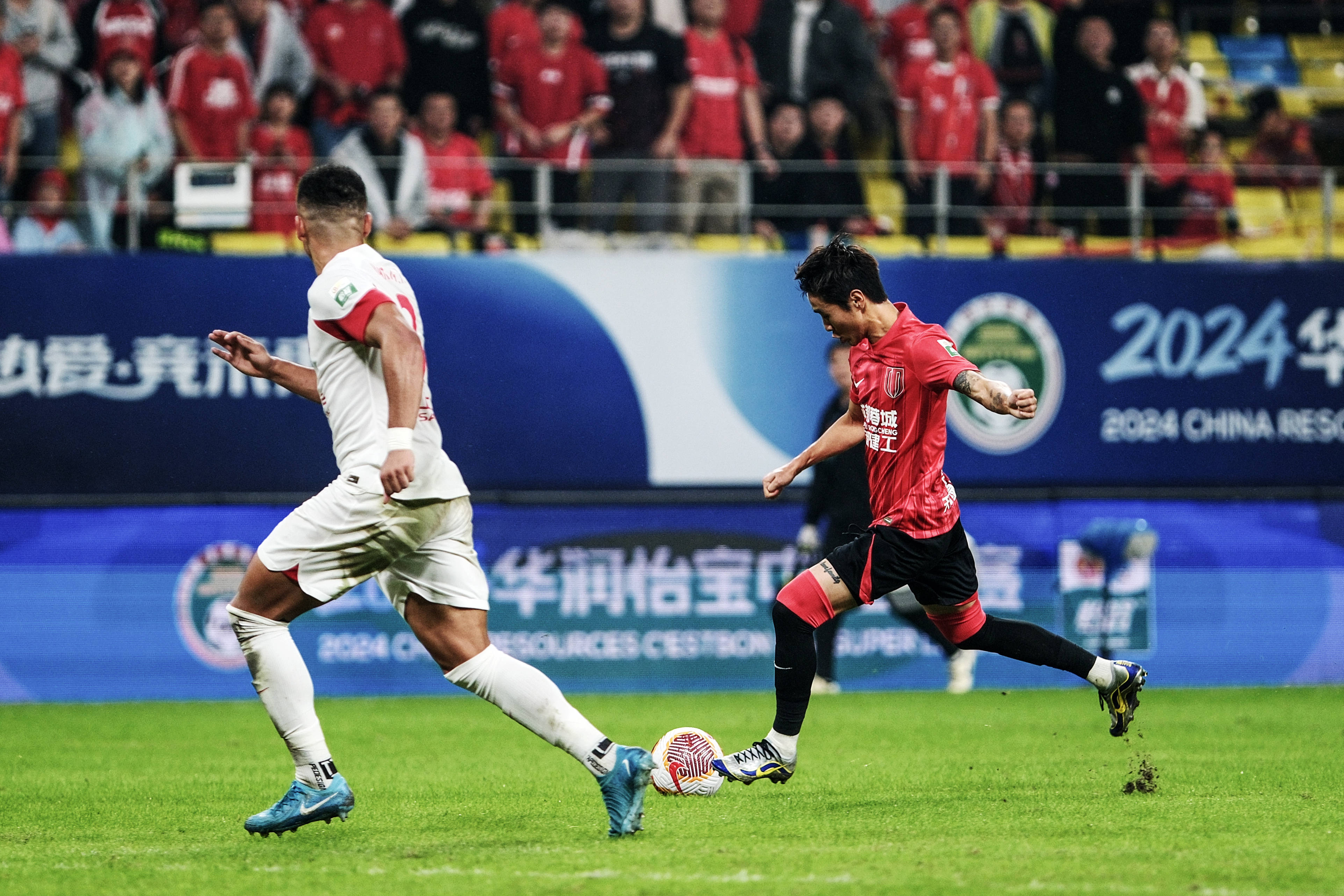 ayx体育官方网站-上海申花今夜再遭质疑，志在法国杯名次提升，引发热议，年轻球员得到机会的简单介绍