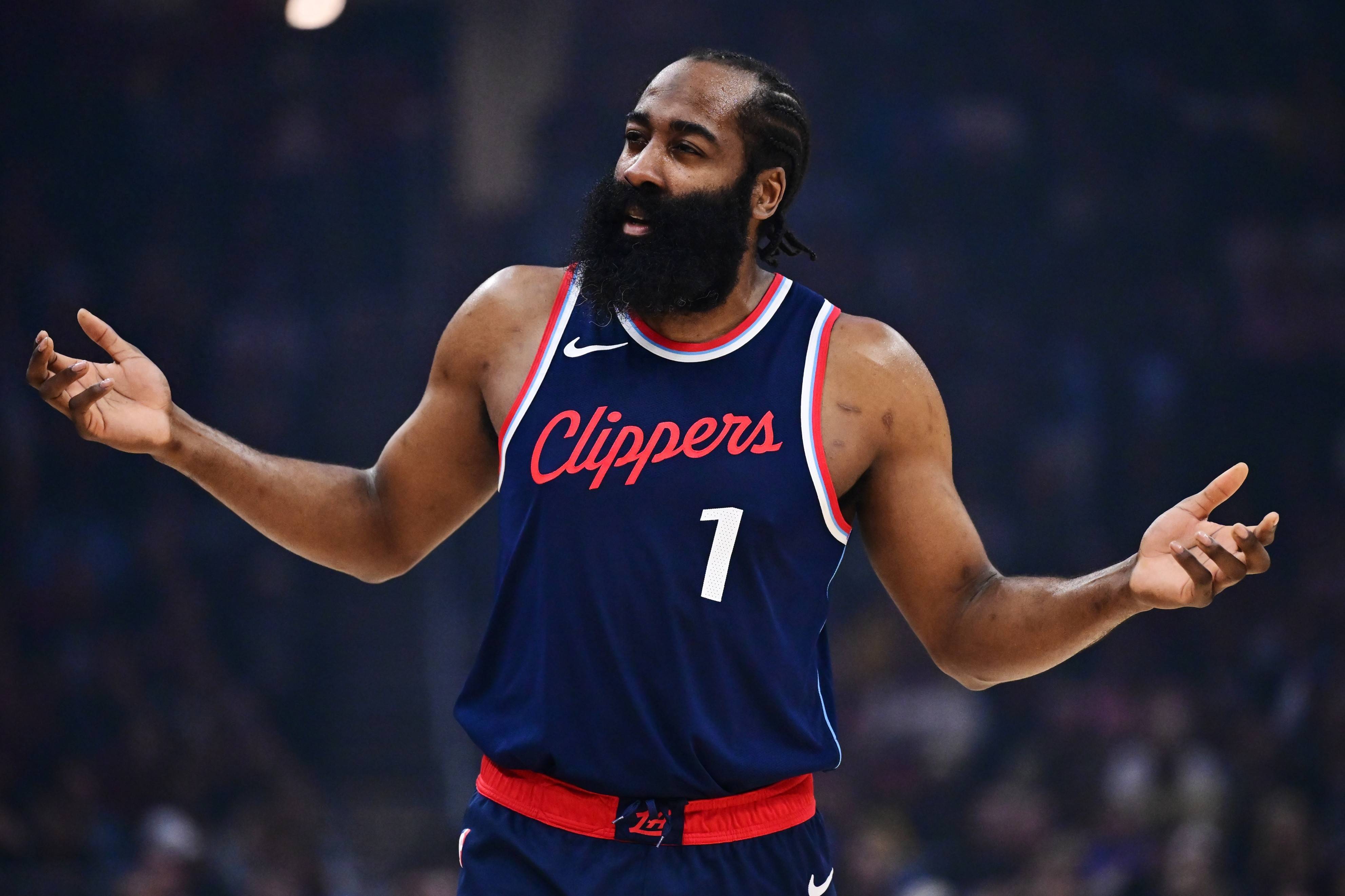 爱游戏官方网站-包含今夜里尔备战NBA季后赛，强势反弹细节曝光，引发热议，年轻球员得到机会的词条